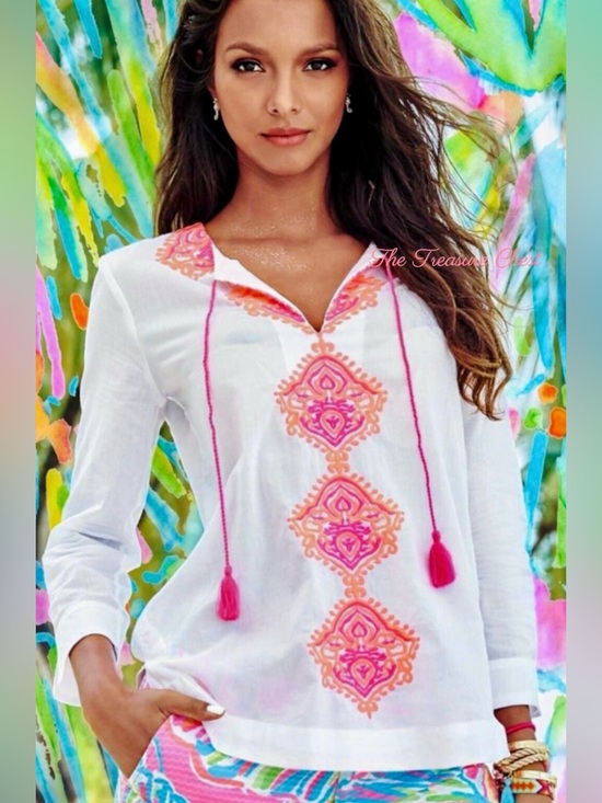 Lilly Pulitzer Tops - Lilly Pulitzer NWT Amelia Island Tunic Embroidered $138 Size XS Gorgeous!